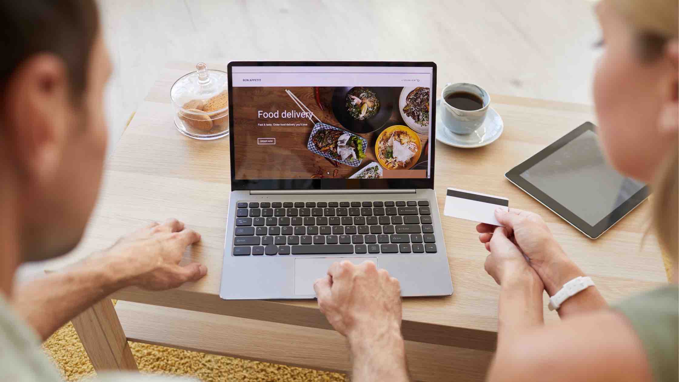 Why Online Ordering for Restaurants is Beneficial for Brands and Guests