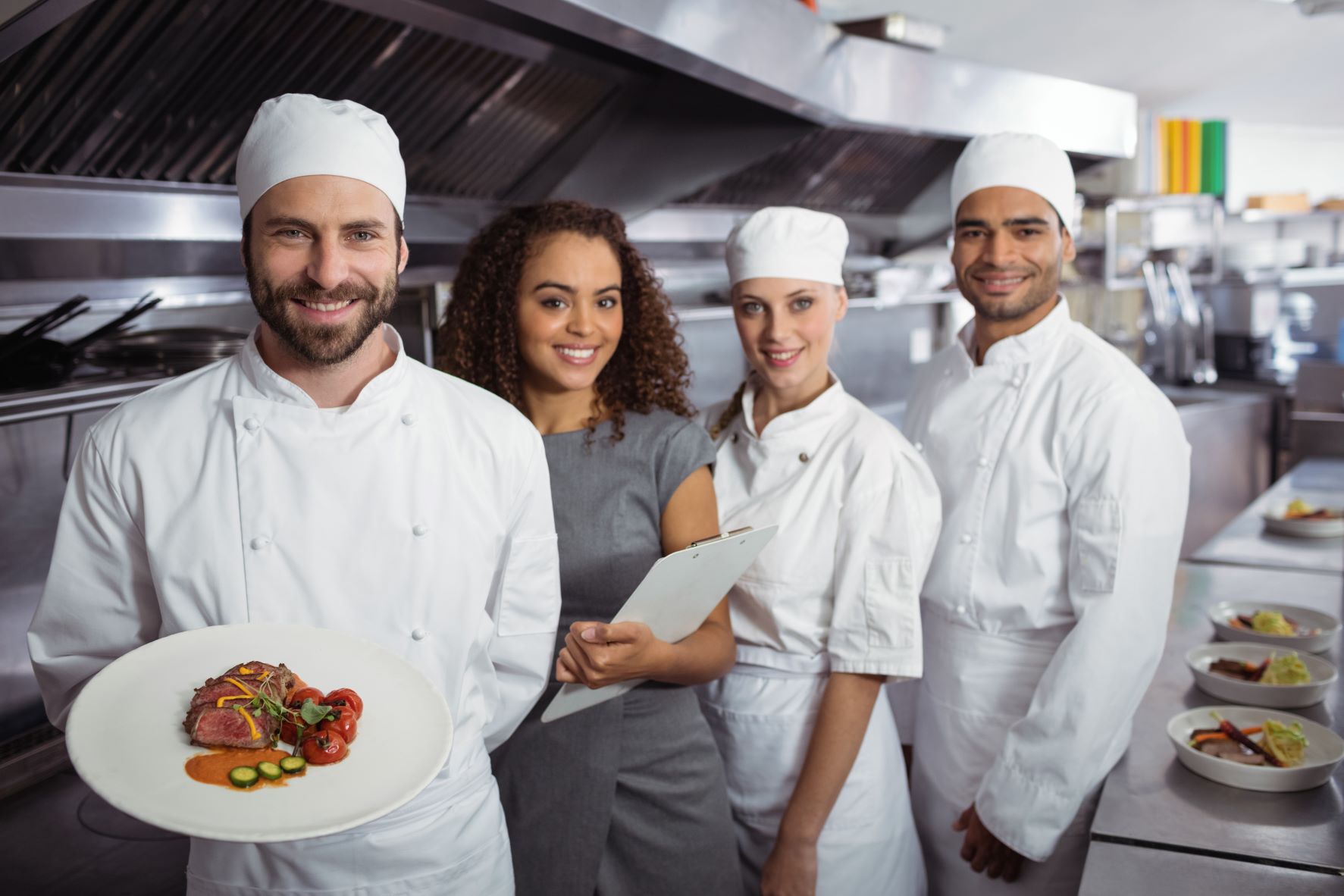 Become a Successful Restaurant Manager With These 8 Habits